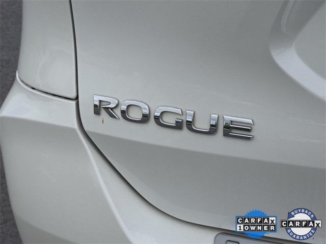 Vehicle image 7 of 33