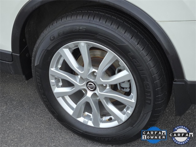 Vehicle image 9 of 33