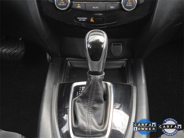 Vehicle image 14 of 33