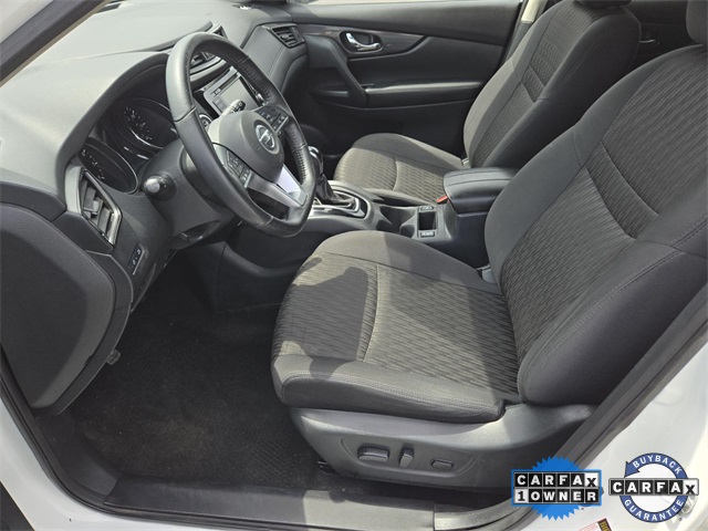 Vehicle image 28 of 33