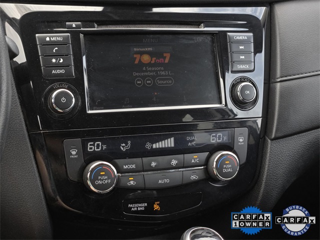 Vehicle image 22 of 33
