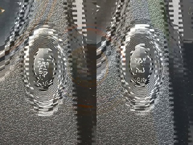 Vehicle image 27 of 28