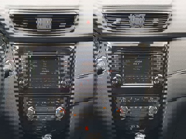 Vehicle image 17 of 28