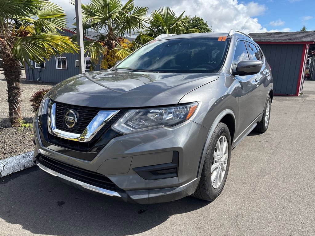2020 Nissan Rogue SV Image 1 of 4