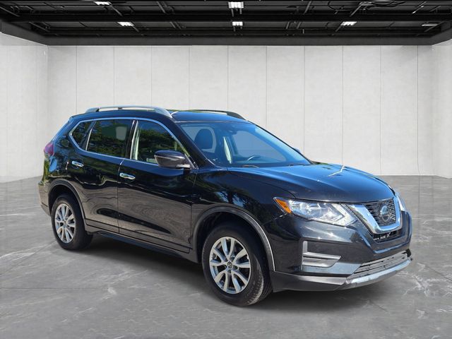 2020 Nissan Rogue SV Image 3 of 32