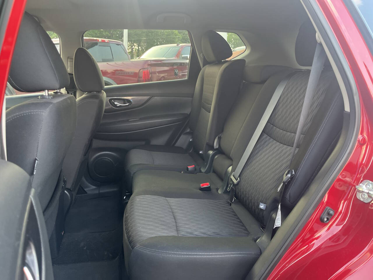 Vehicle image 11 of 16