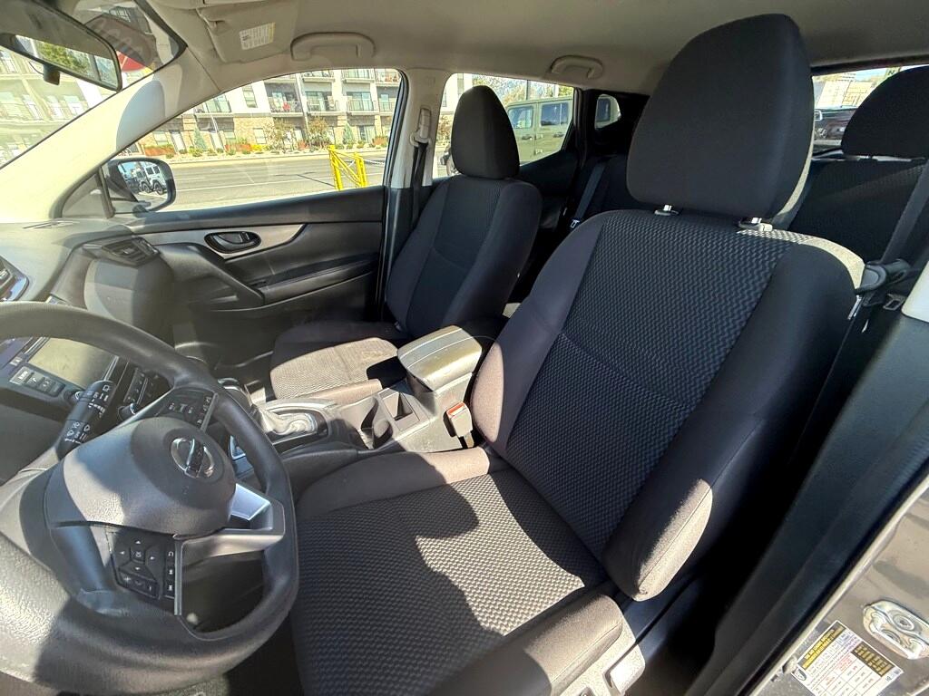 Vehicle image 13 of 22