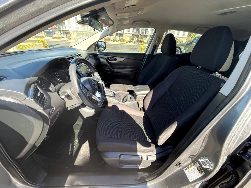 Vehicle image 12 of 22