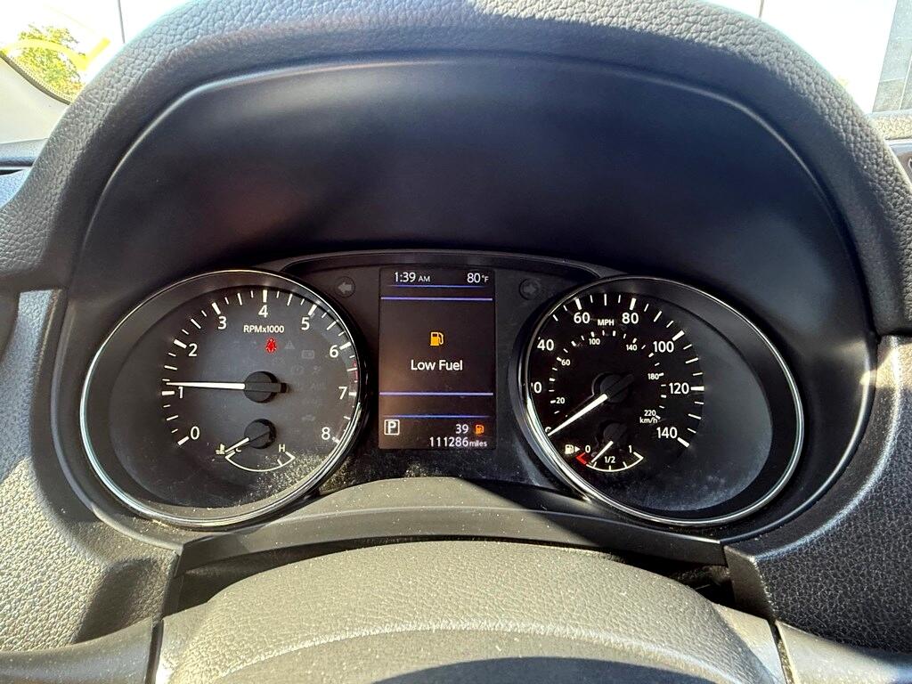 Vehicle image 16 of 22