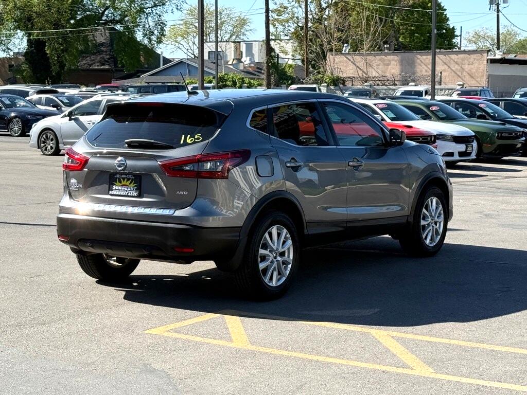 Vehicle image 4 of 22