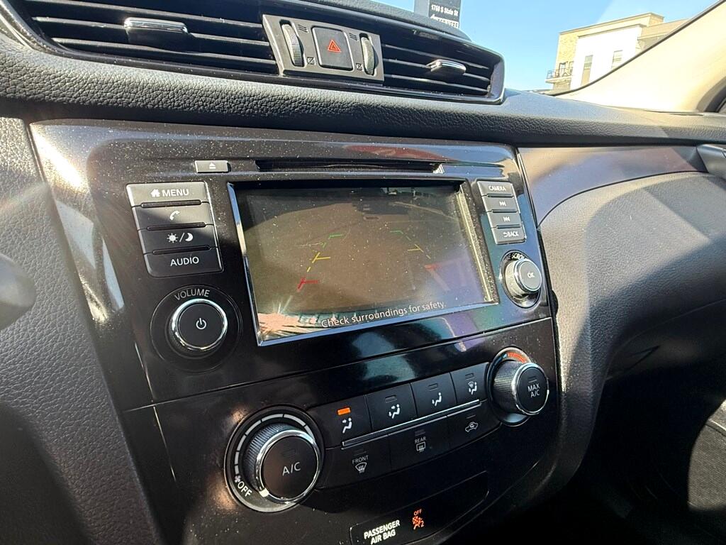 Vehicle image 19 of 22
