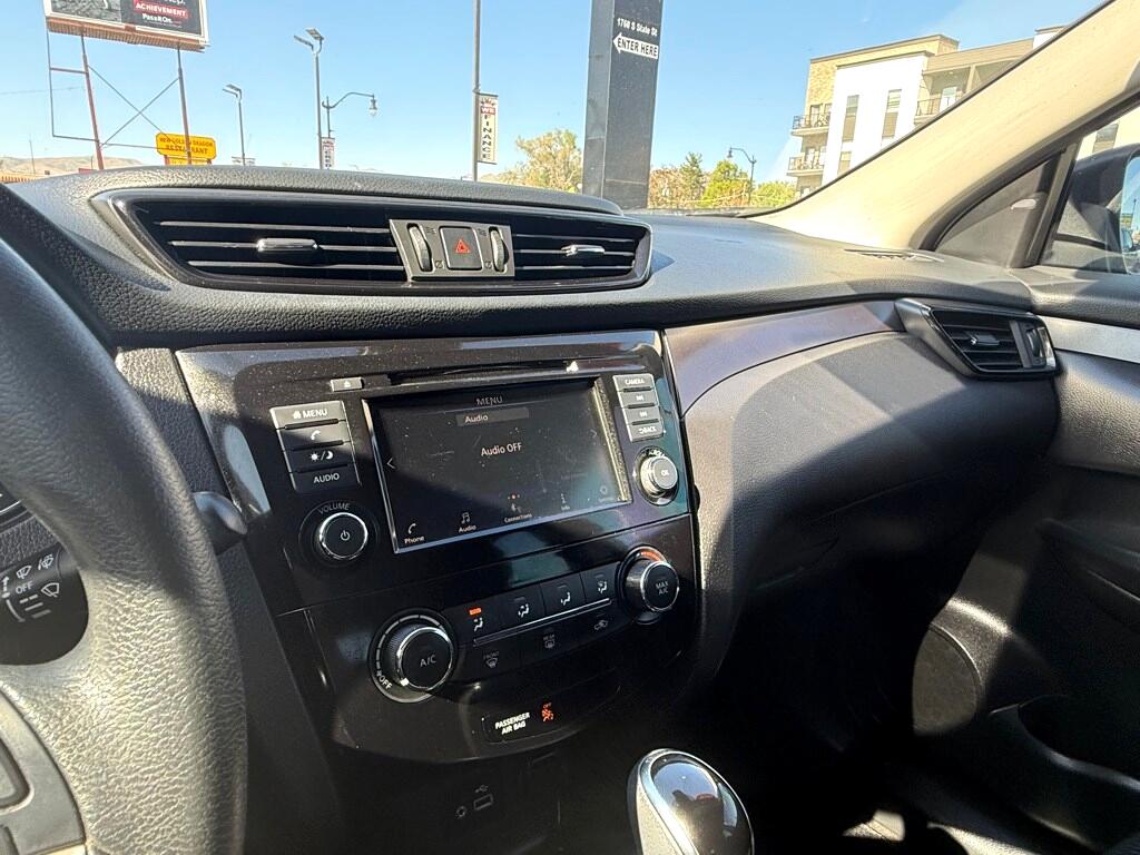 Vehicle image 18 of 22
