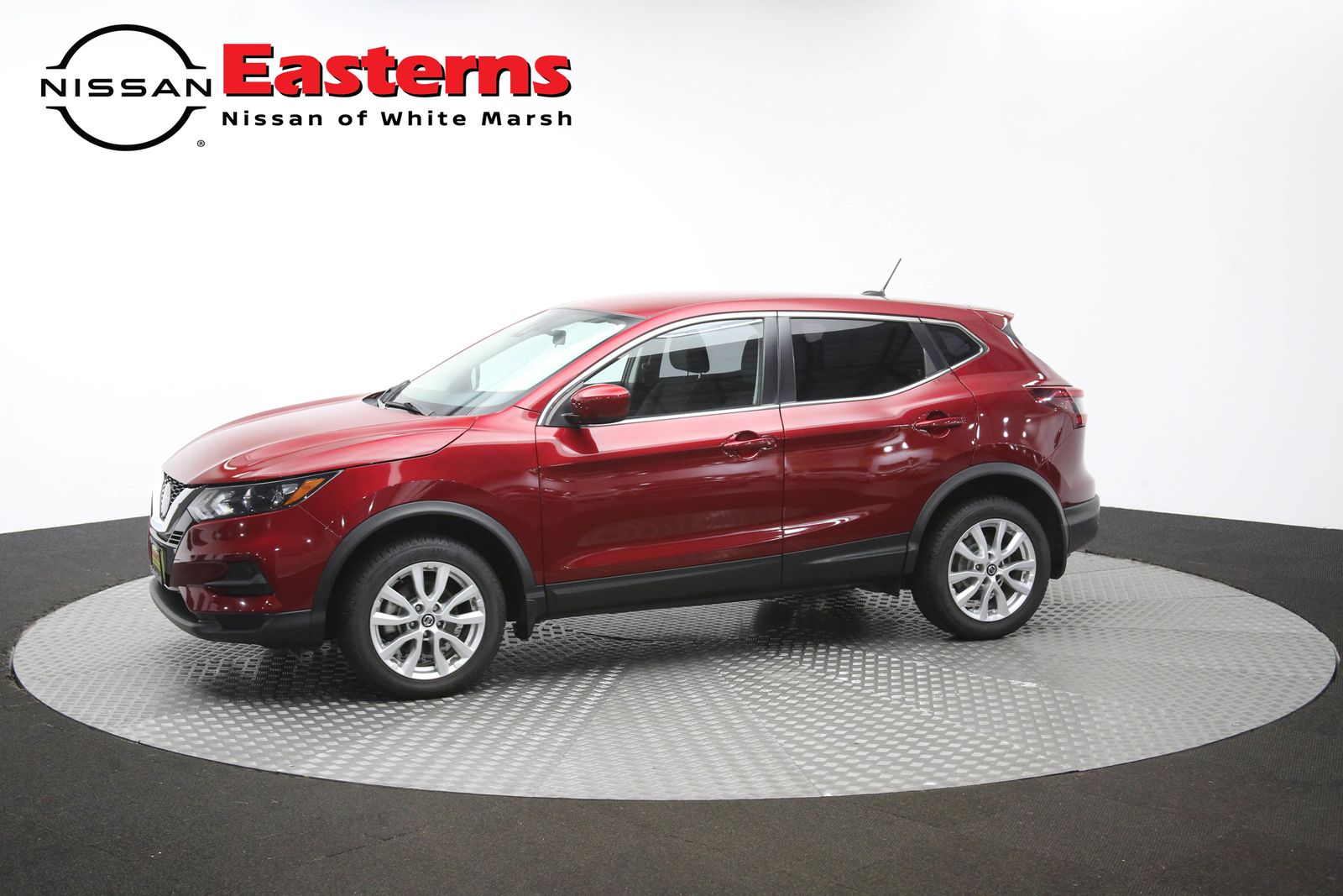 2020 Nissan Rogue Sport S Image 2 of 63