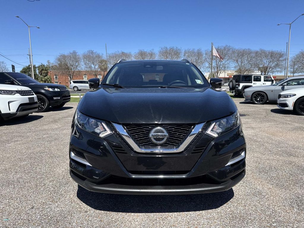 2020 Nissan Rogue Sport SL Image 3 of 28
