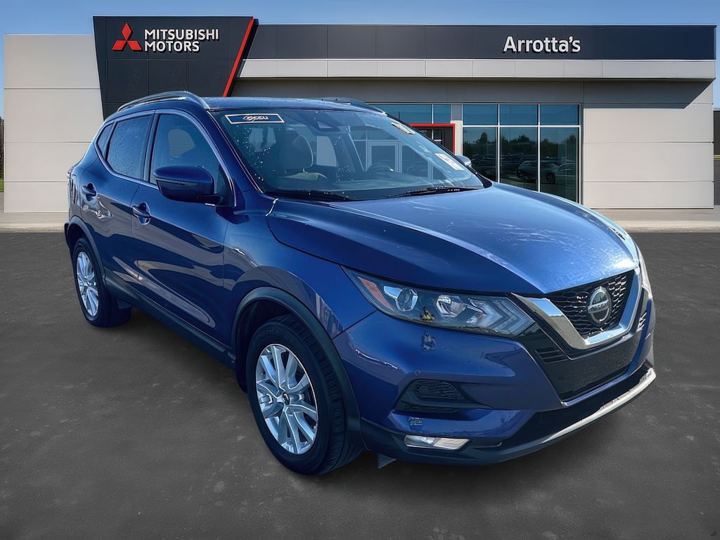 2020 Nissan Rogue Sport SV Image 2 of 8