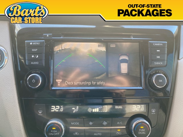 Vehicle image 33 of 34