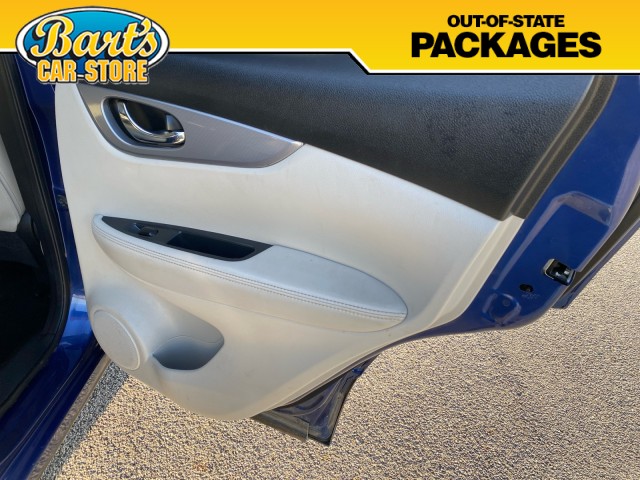 Vehicle image 9 of 34