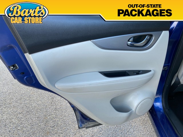 Vehicle image 18 of 34