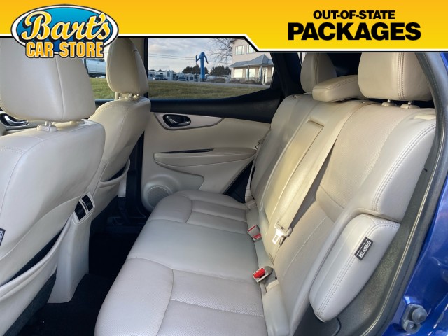 Vehicle image 19 of 34