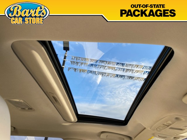 Vehicle image 17 of 34