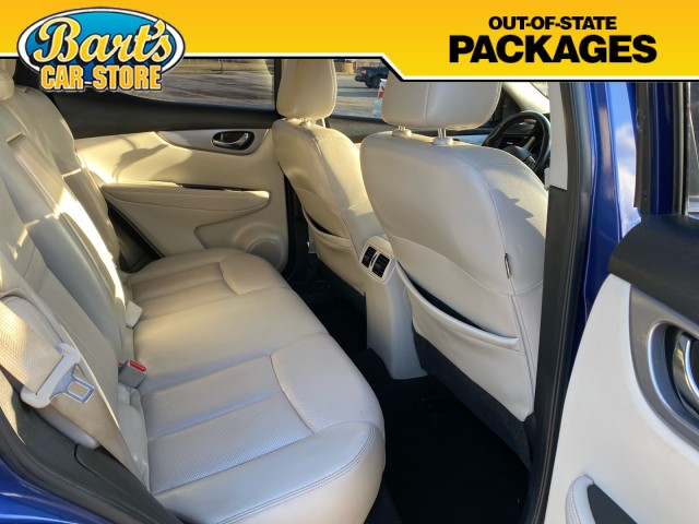 Vehicle image 10 of 34