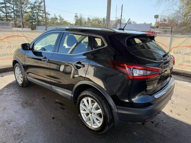 Vehicle image 10 of 50