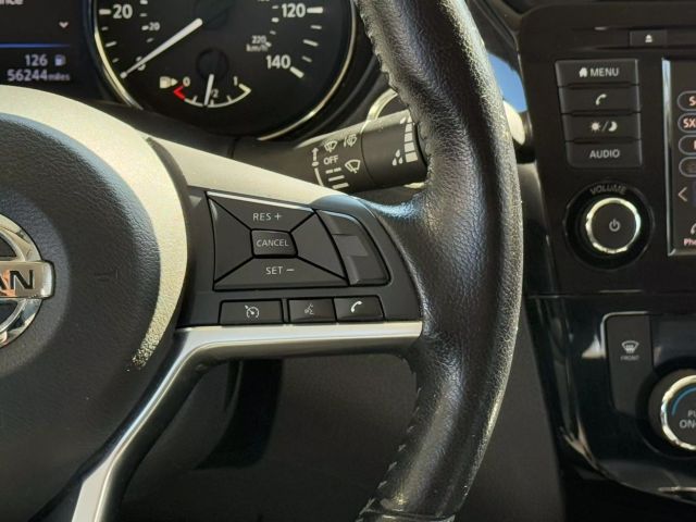 Vehicle image 33 of 50