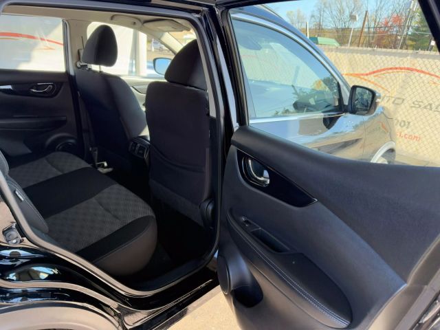 Vehicle image 21 of 50