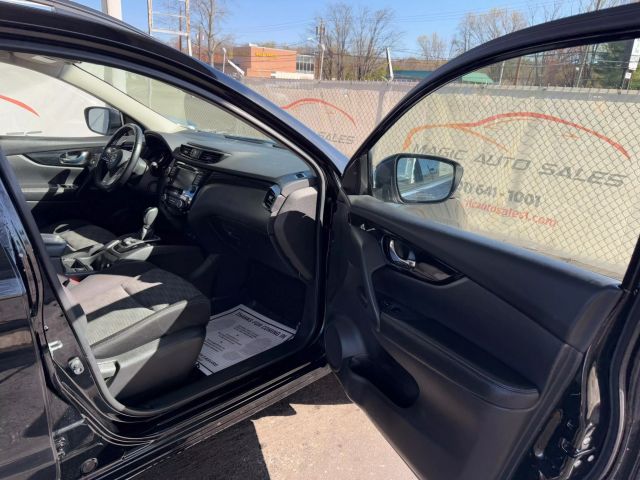 Vehicle image 24 of 50