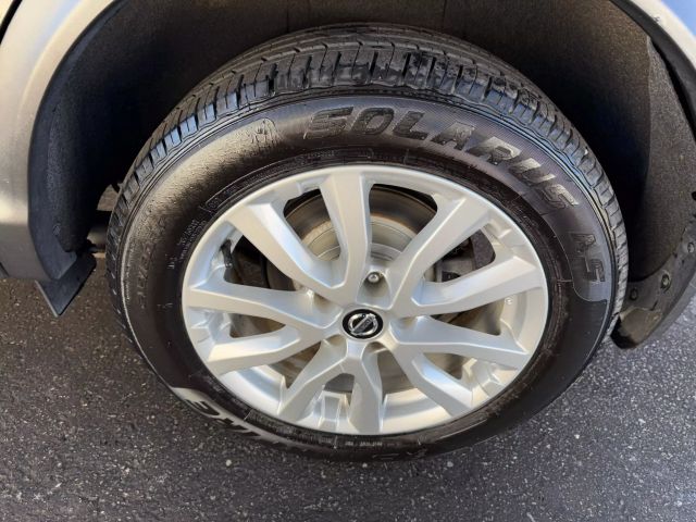 Vehicle image 43 of 50