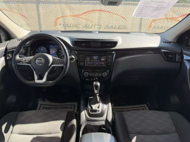 Vehicle image 27 of 50
