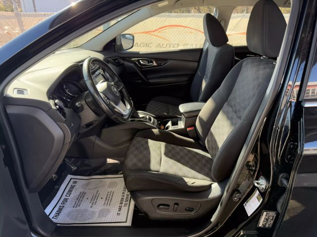Vehicle image 15 of 50