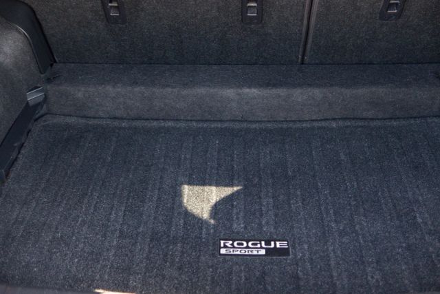 2020 Nissan Rogue Sport S Image 6 of 11