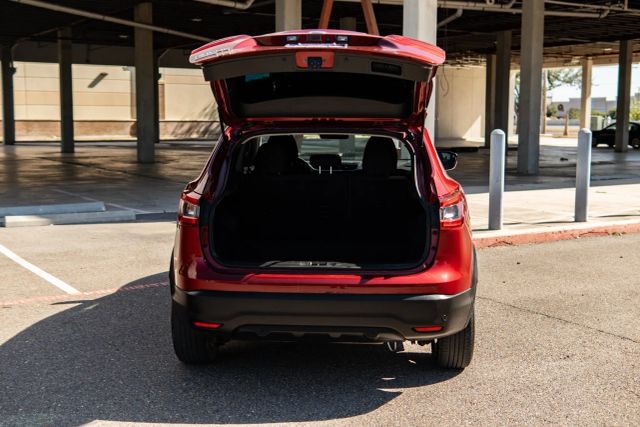 2020 Nissan Rogue Sport S Image 7 of 11