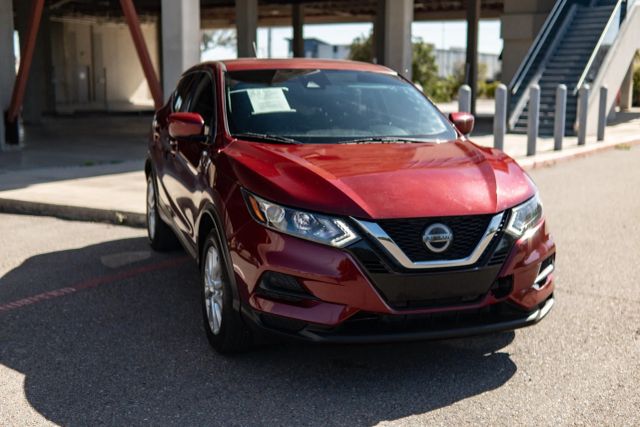 2020 Nissan Rogue Sport S Image 4 of 11