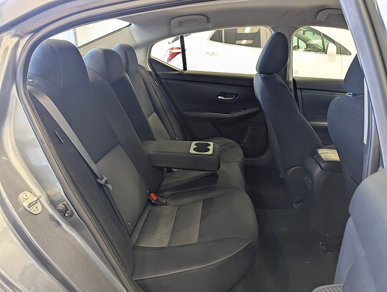 Vehicle image 14 of 27