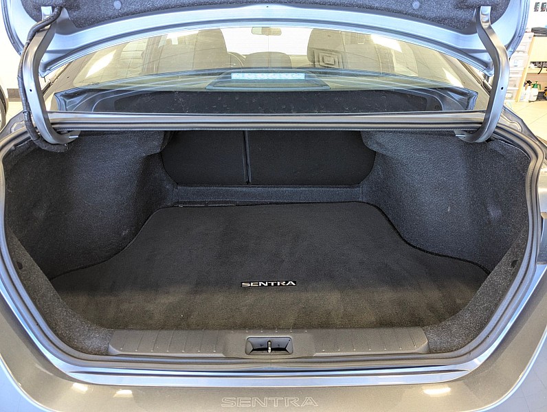 Vehicle image 13 of 27