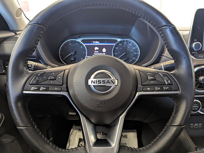 Vehicle image 21 of 27
