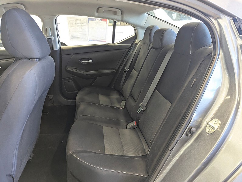 Vehicle image 10 of 27