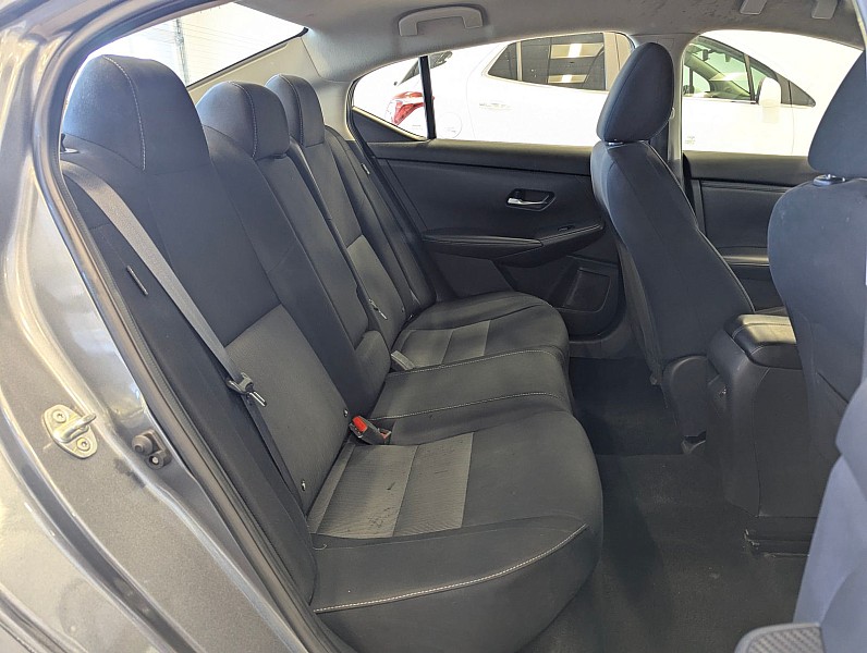 Vehicle image 15 of 27