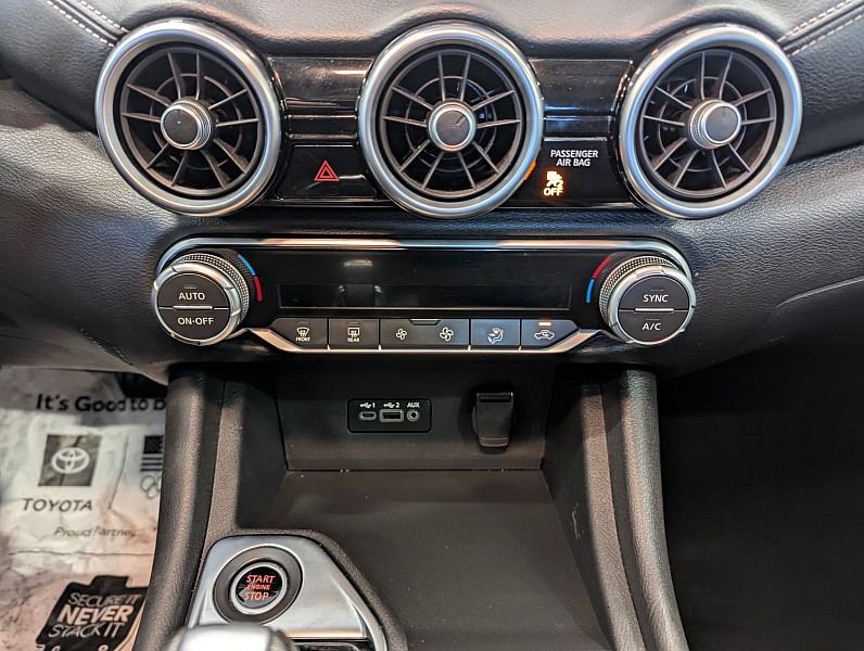 Vehicle image 25 of 27