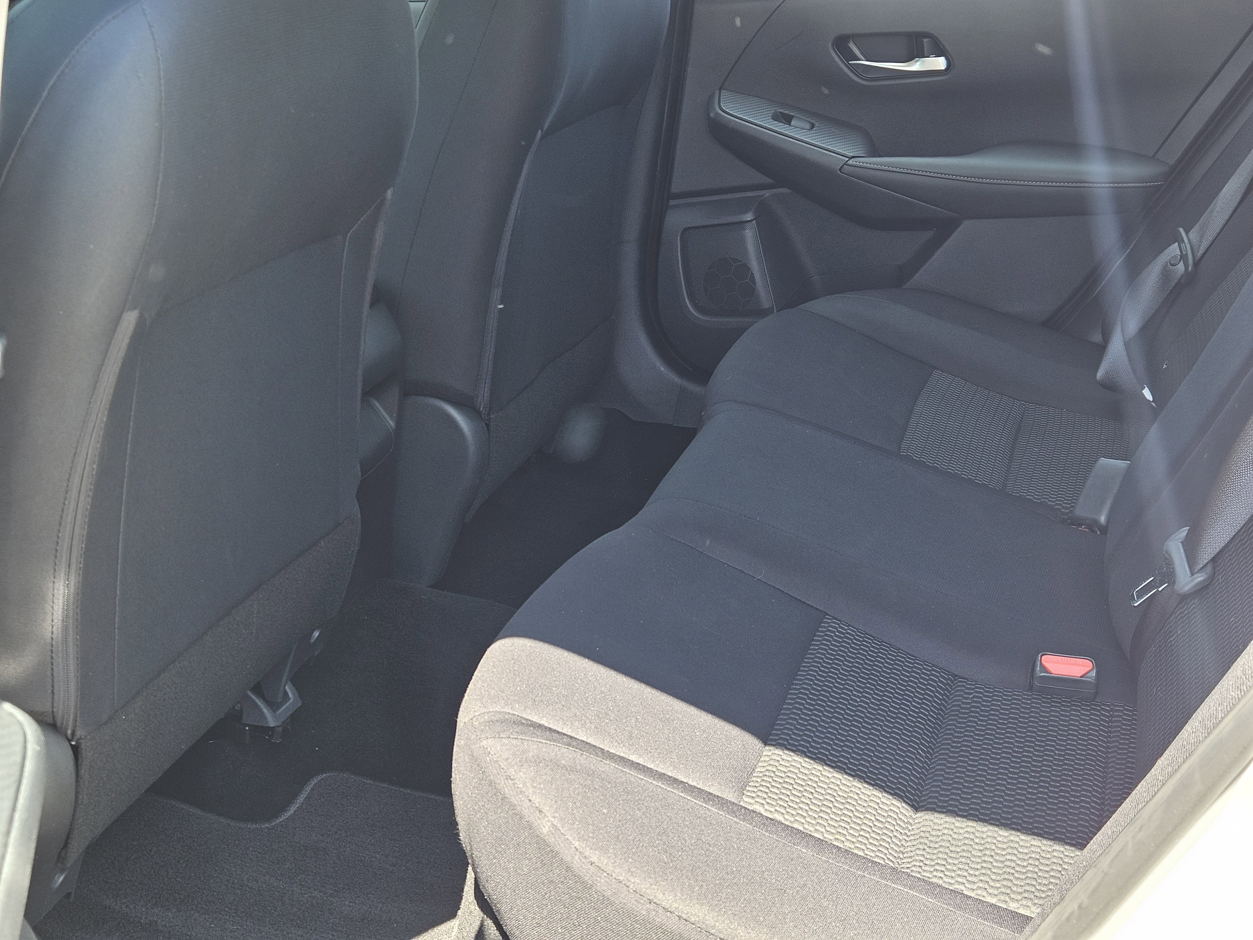 Vehicle image 21 of 23