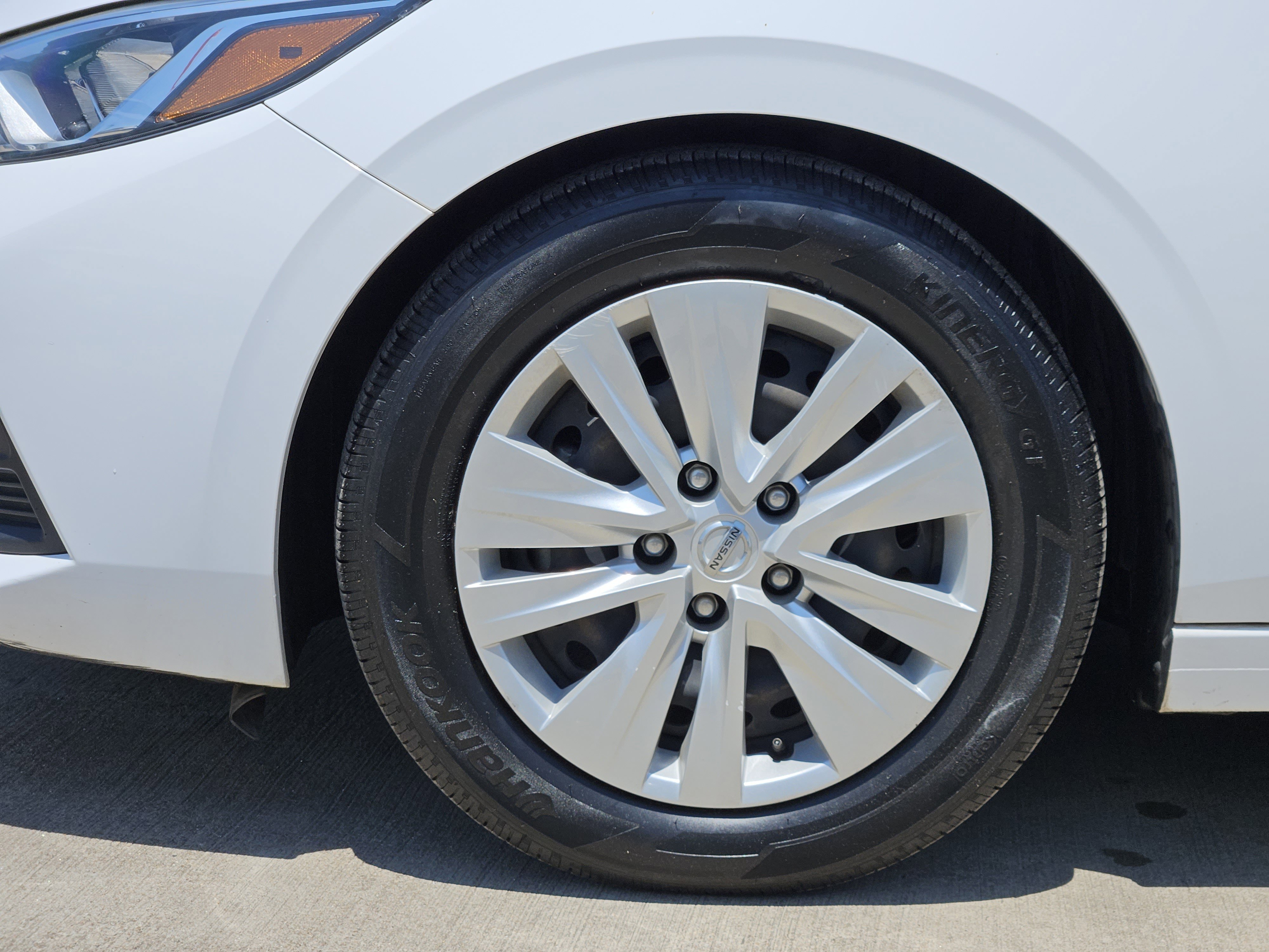 Vehicle image 8 of 23