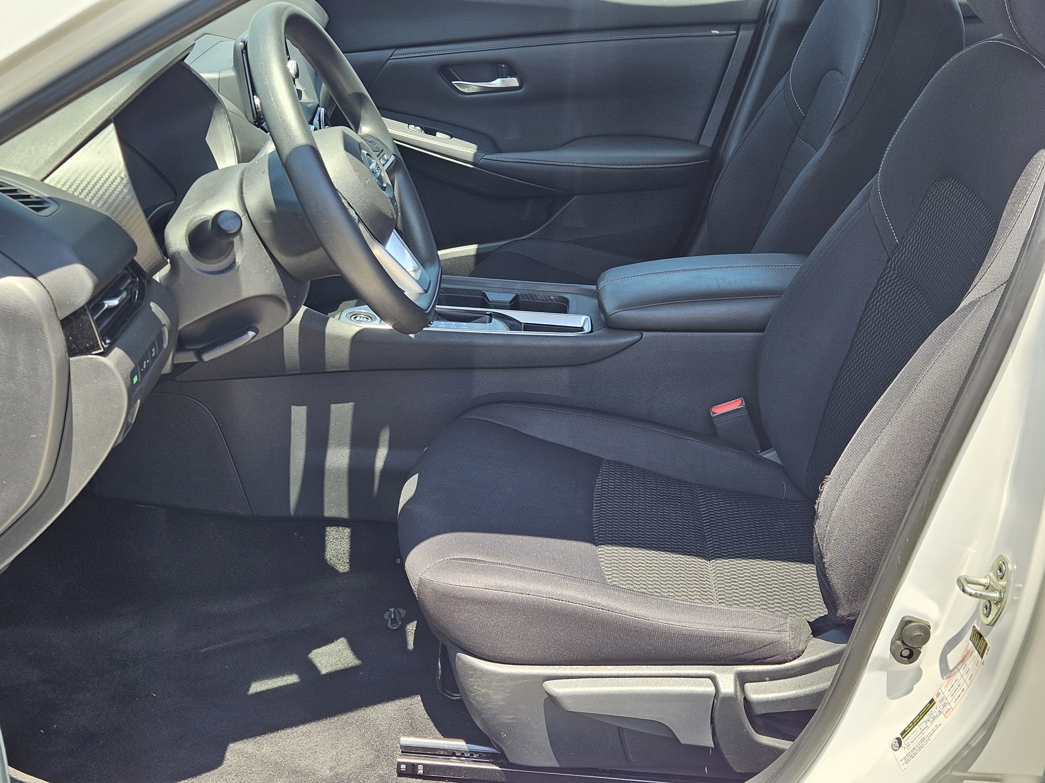 Vehicle image 10 of 23
