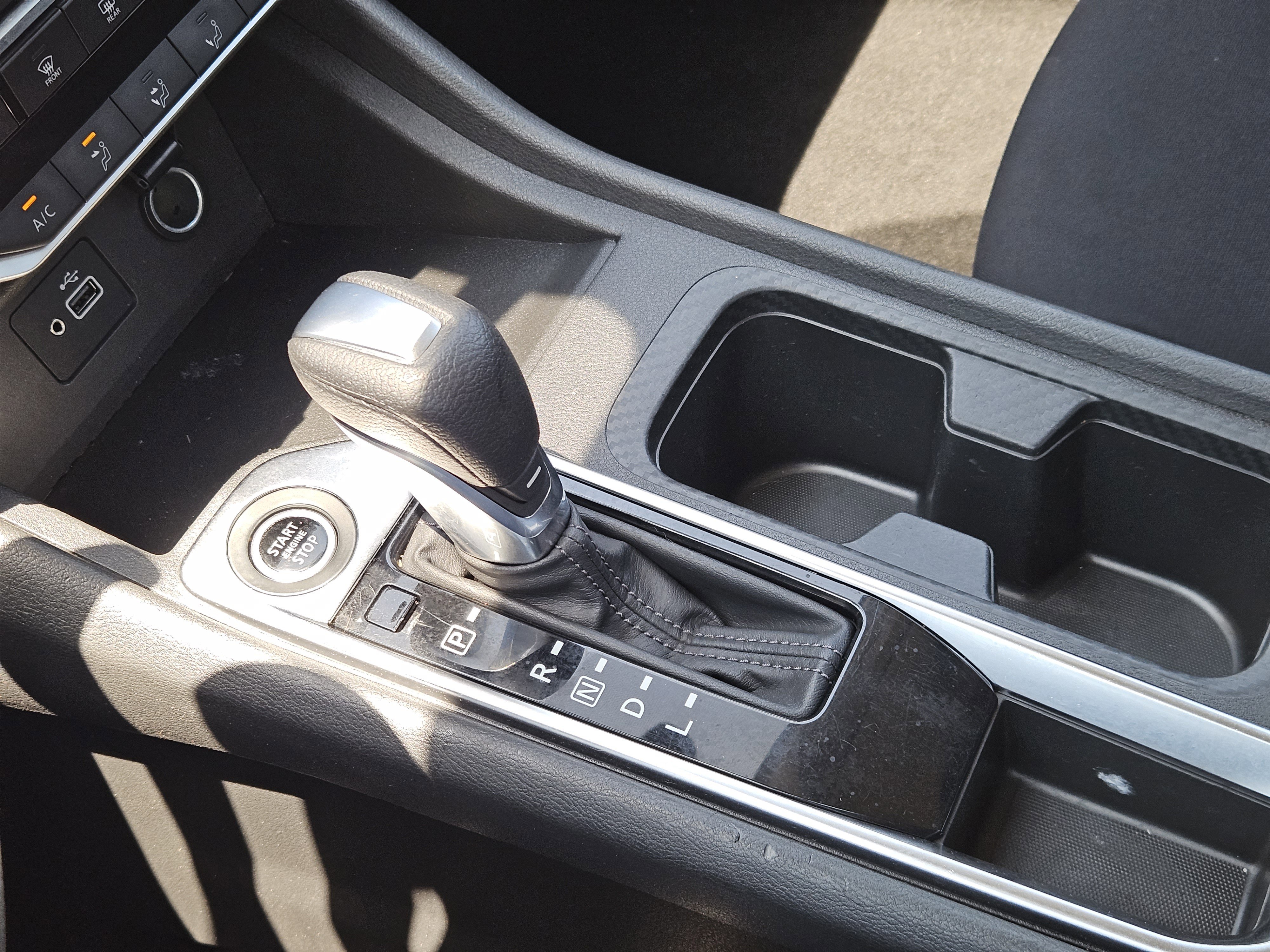 Vehicle image 16 of 23
