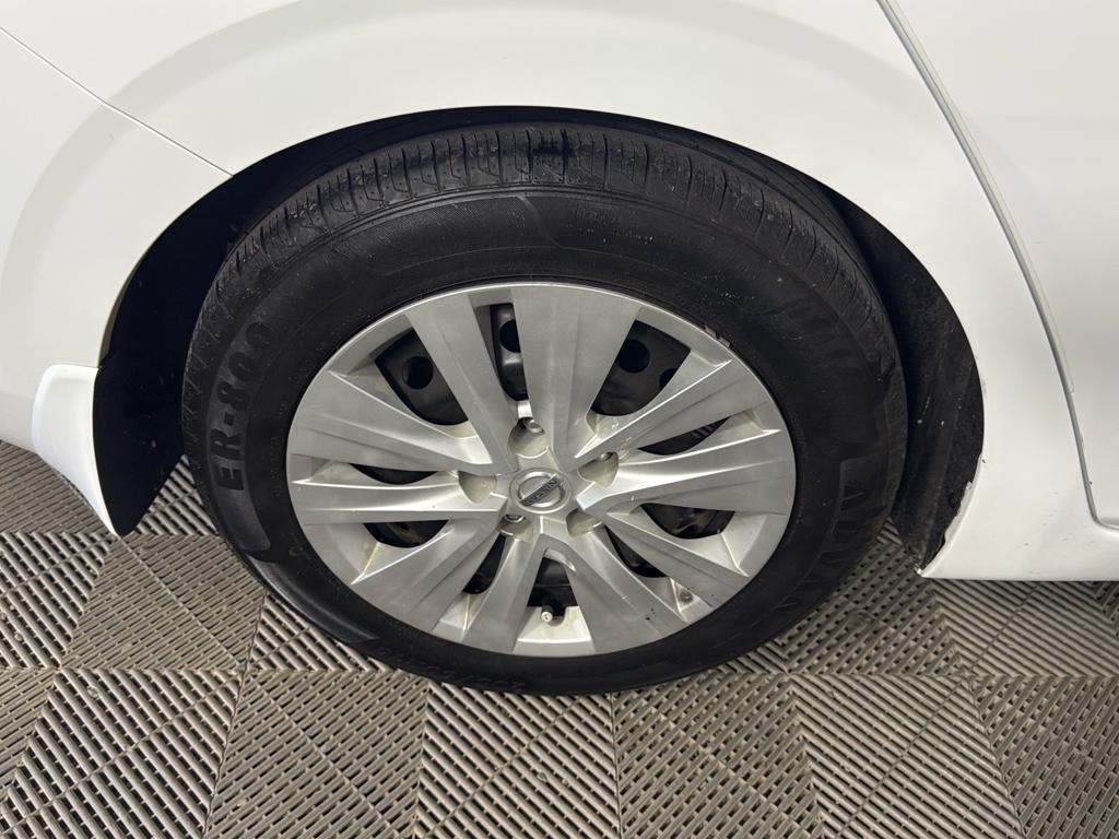 Vehicle image 9 of 30