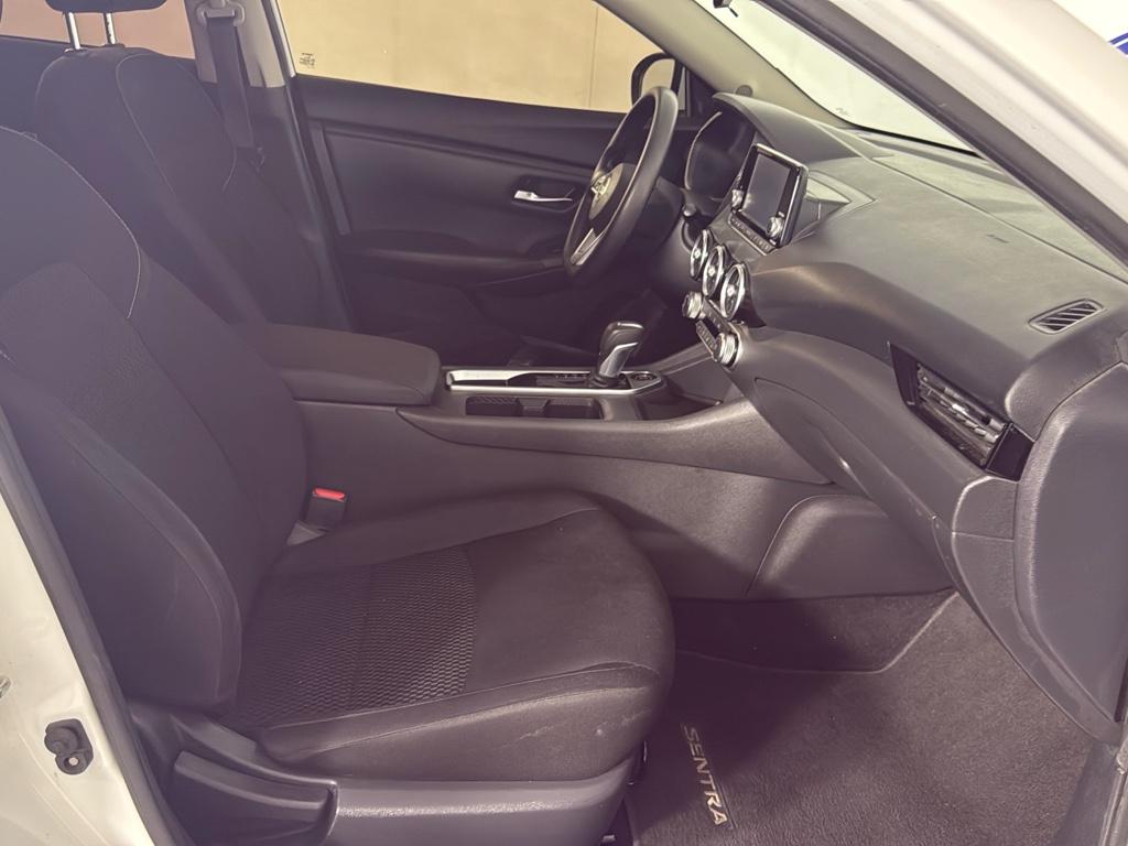 Vehicle image 13 of 30
