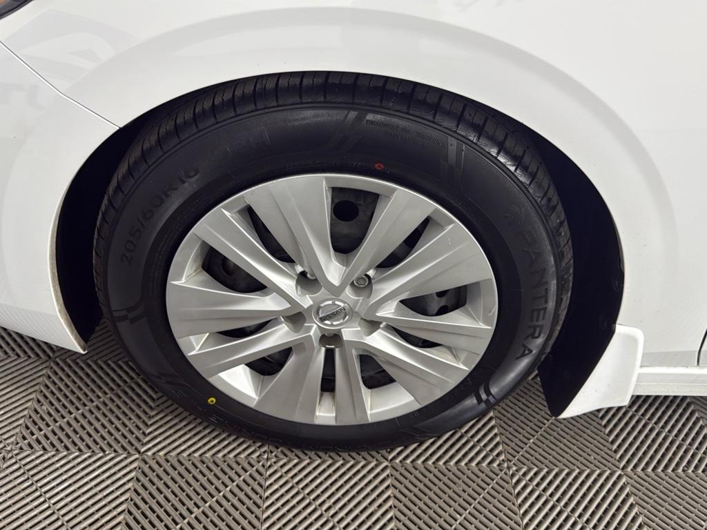 Vehicle image 11 of 30