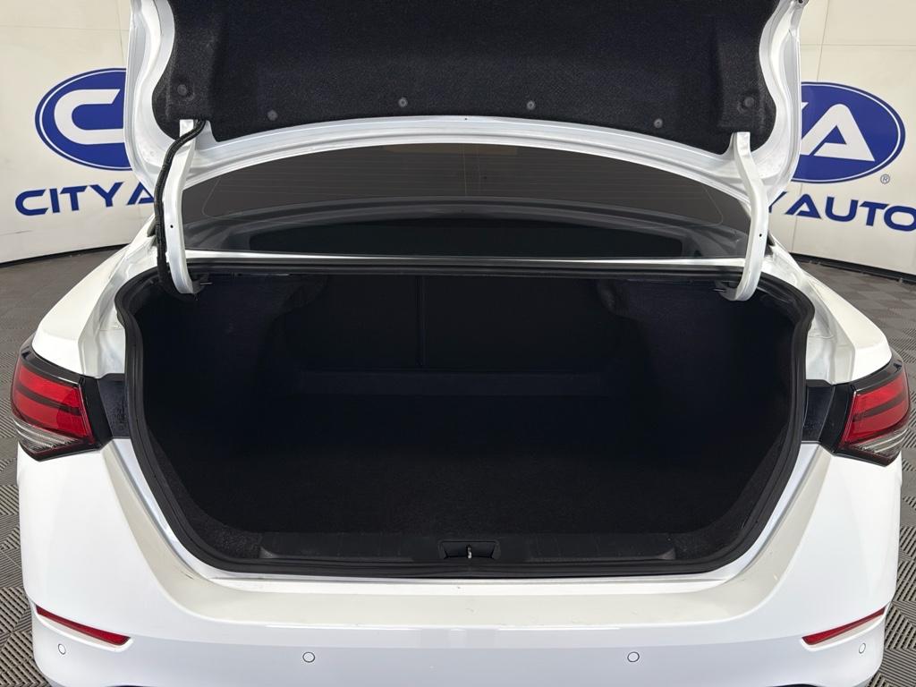 Vehicle image 8 of 30