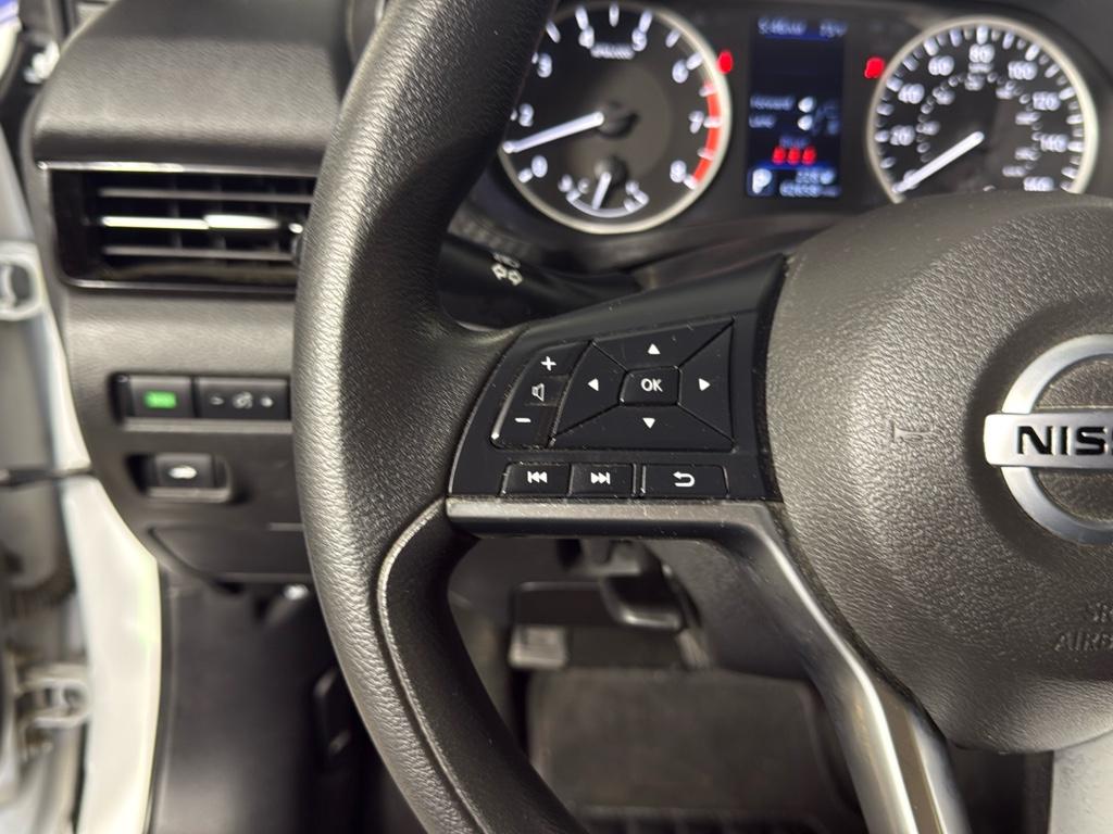 Vehicle image 25 of 30